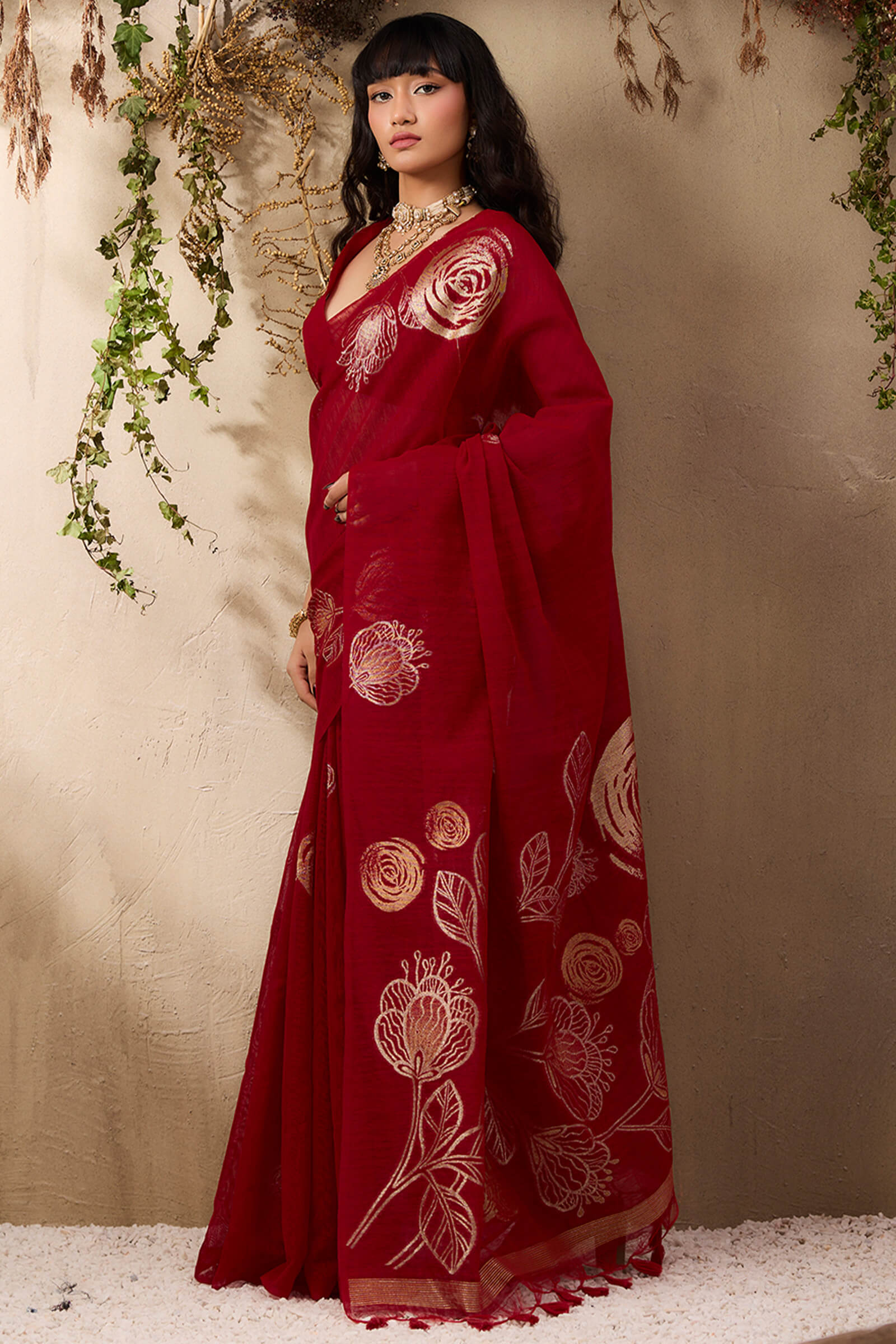 Trendy Maroon Cotton Silk Saree With Marvellous Blouse Piece
