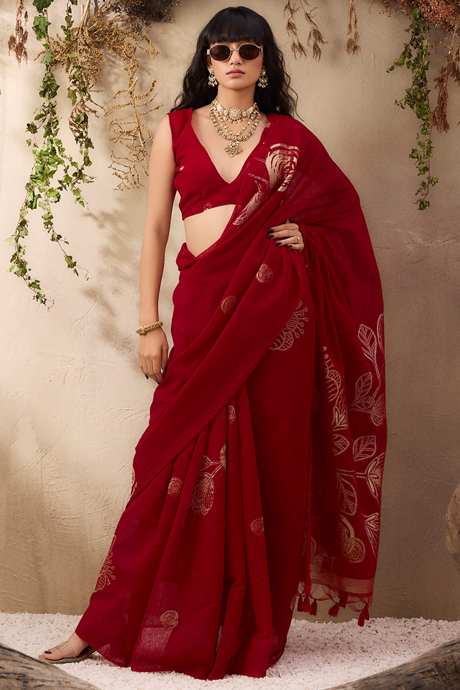 Trendy Maroon Cotton Silk Saree With Marvellous Blouse Piece