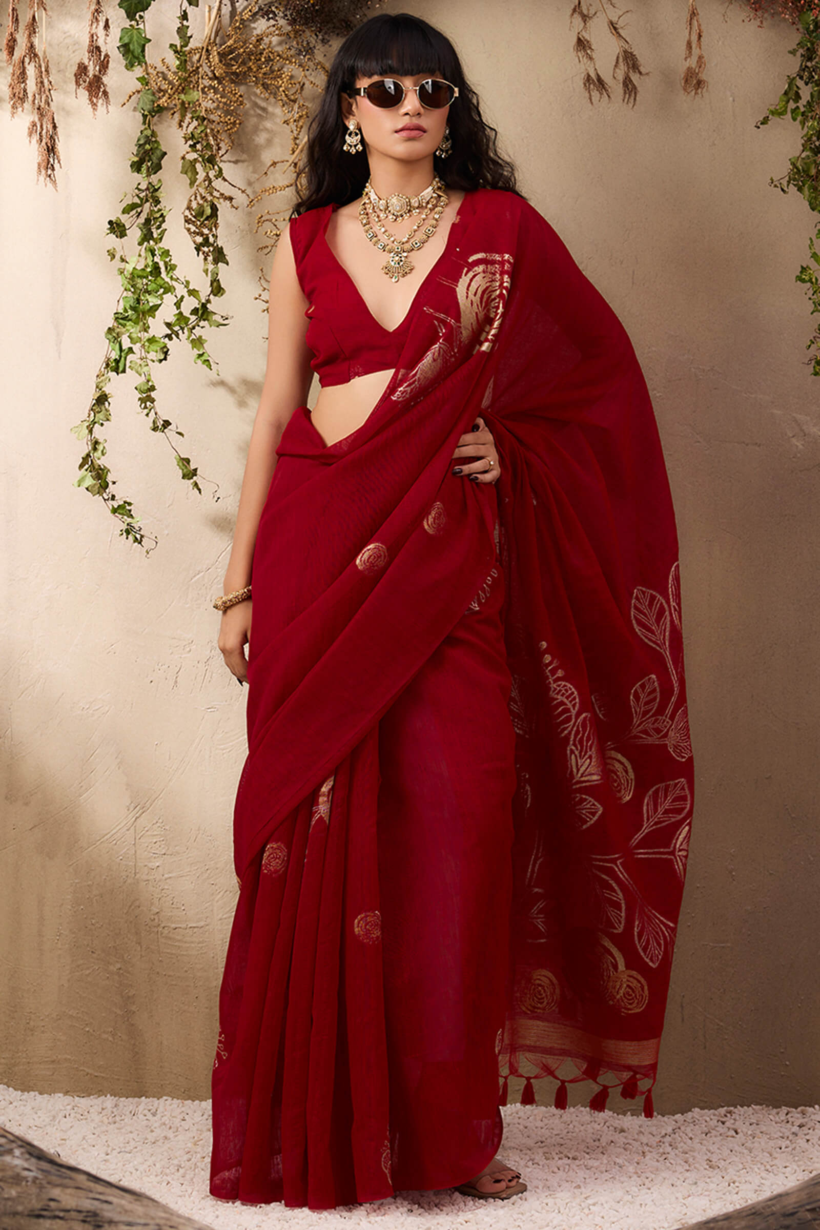 Trendy Maroon Cotton Silk Saree With Marvellous Blouse Piece