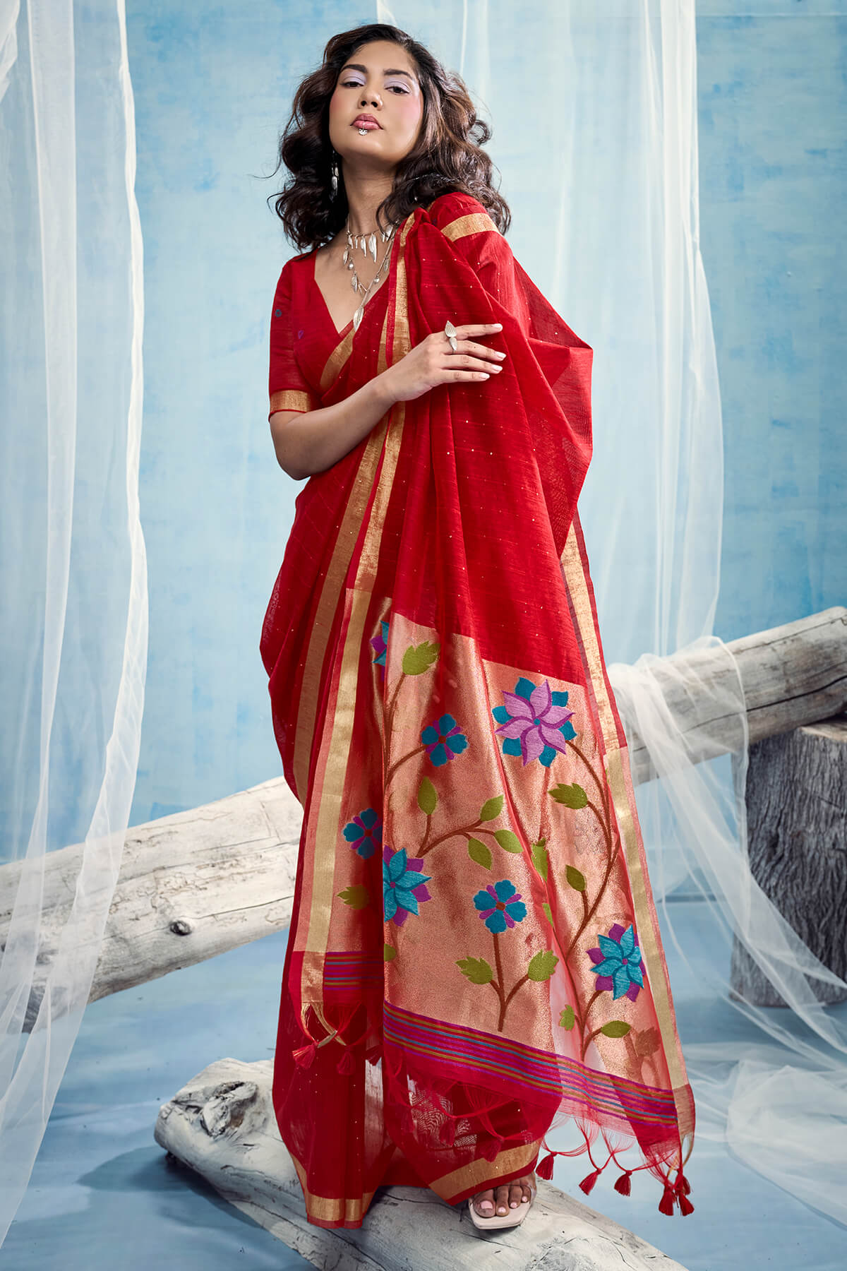 Dazzling Red Pure Munga Cotton Silk Saree With Classic Blouse Piece