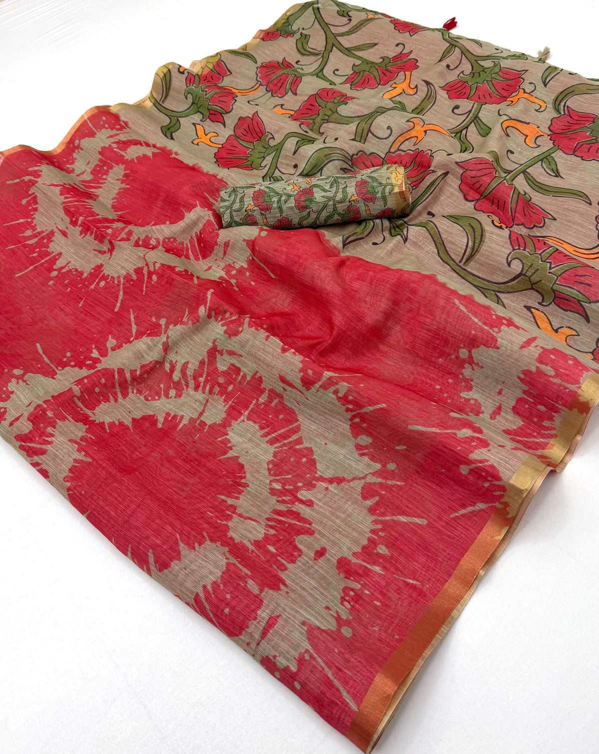 Unequalled Red Printed Cotton Silk Saree With Gratifying Blouse Piece