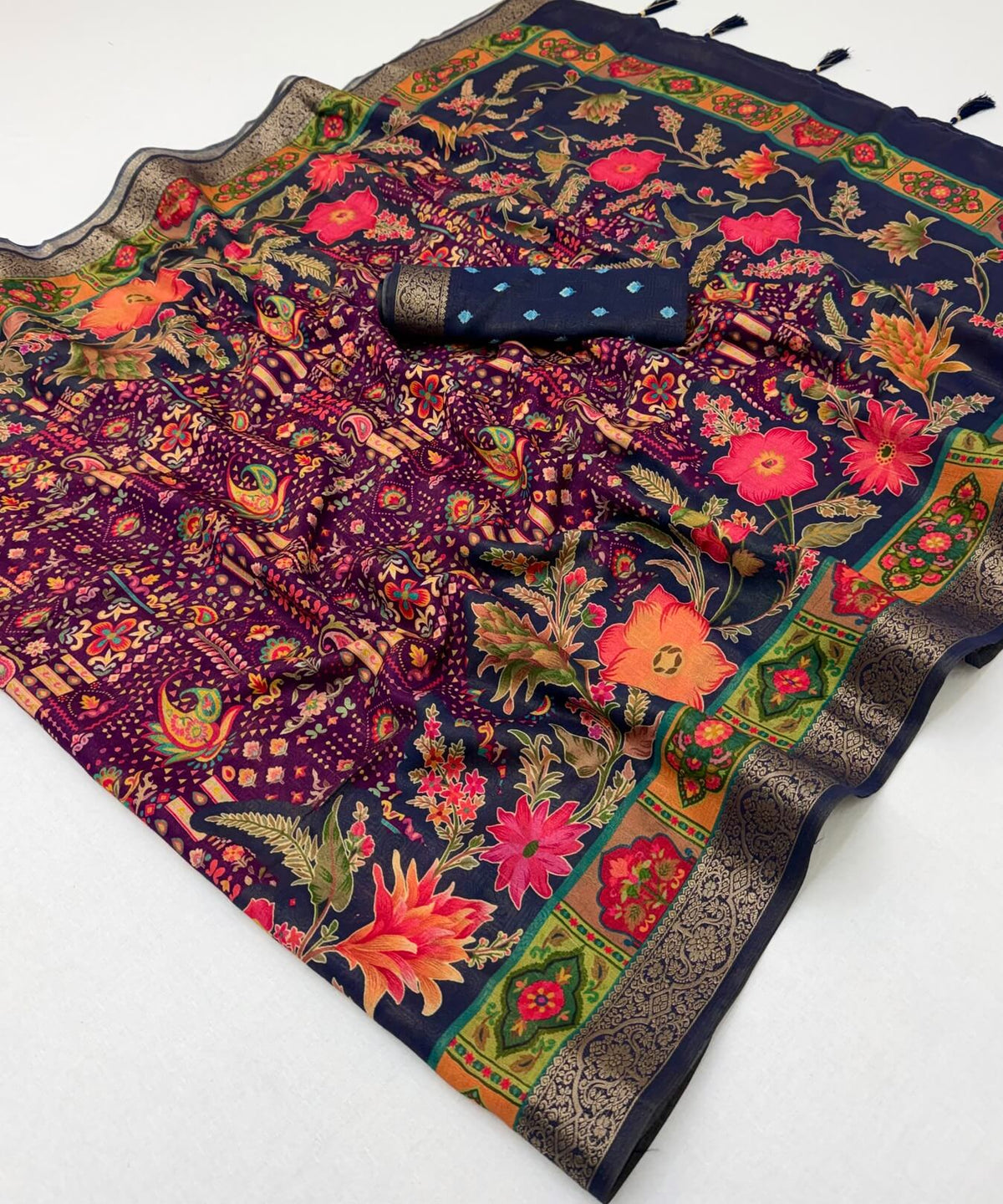 Enticing Purple Printed Viscose Silk Saree With Exceptional Blouse Piece