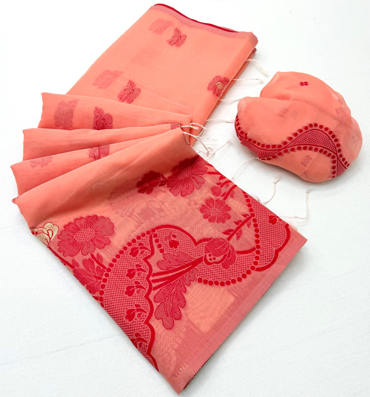 Mesmerising Peach Jamdani Cotton Silk Saree With Deserving Blouse Piece