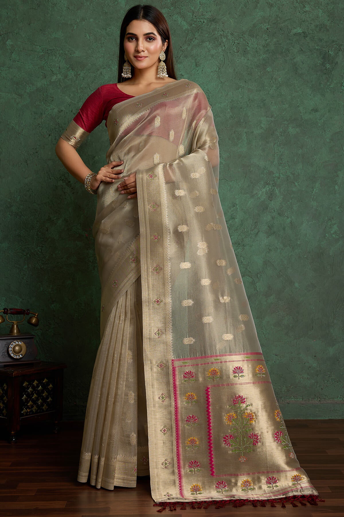 Delightful Grey Paithani Pure Tissue Silk Saree With Flaunt Blouse Piece