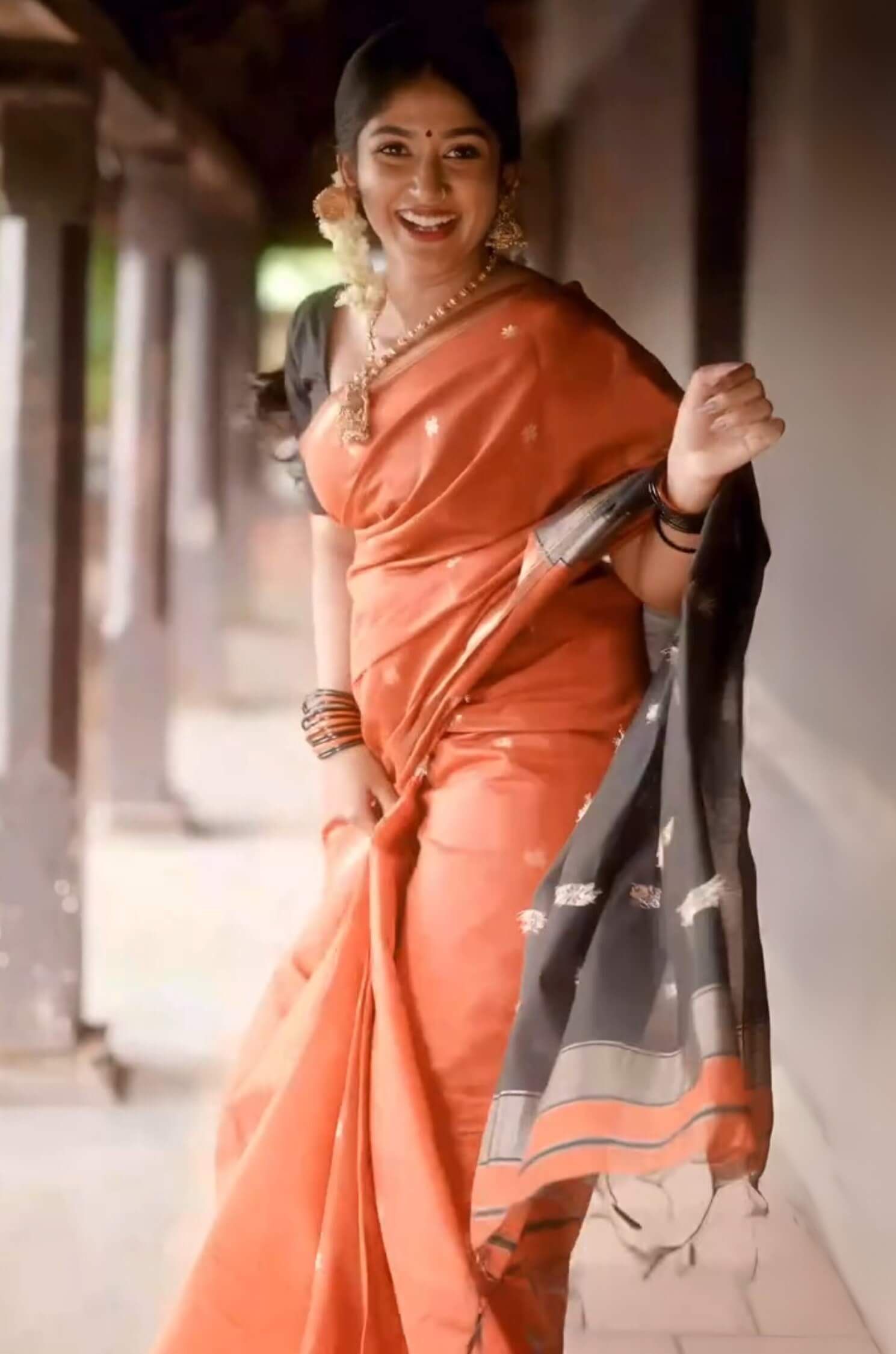 Glorious Orange Cotton Silk Saree With Entrancing Blouse Piece