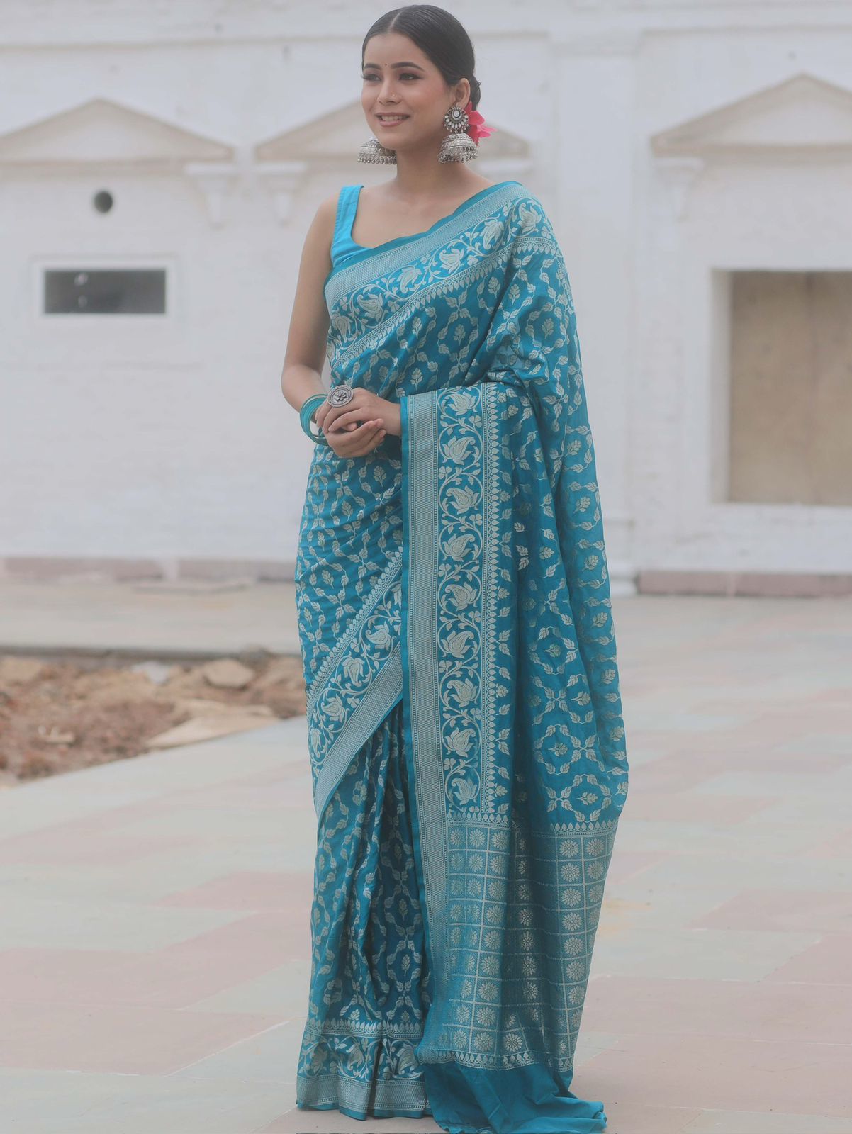 Extraordinary Firozi Soft Silk Saree With Lovely Blouse Piece