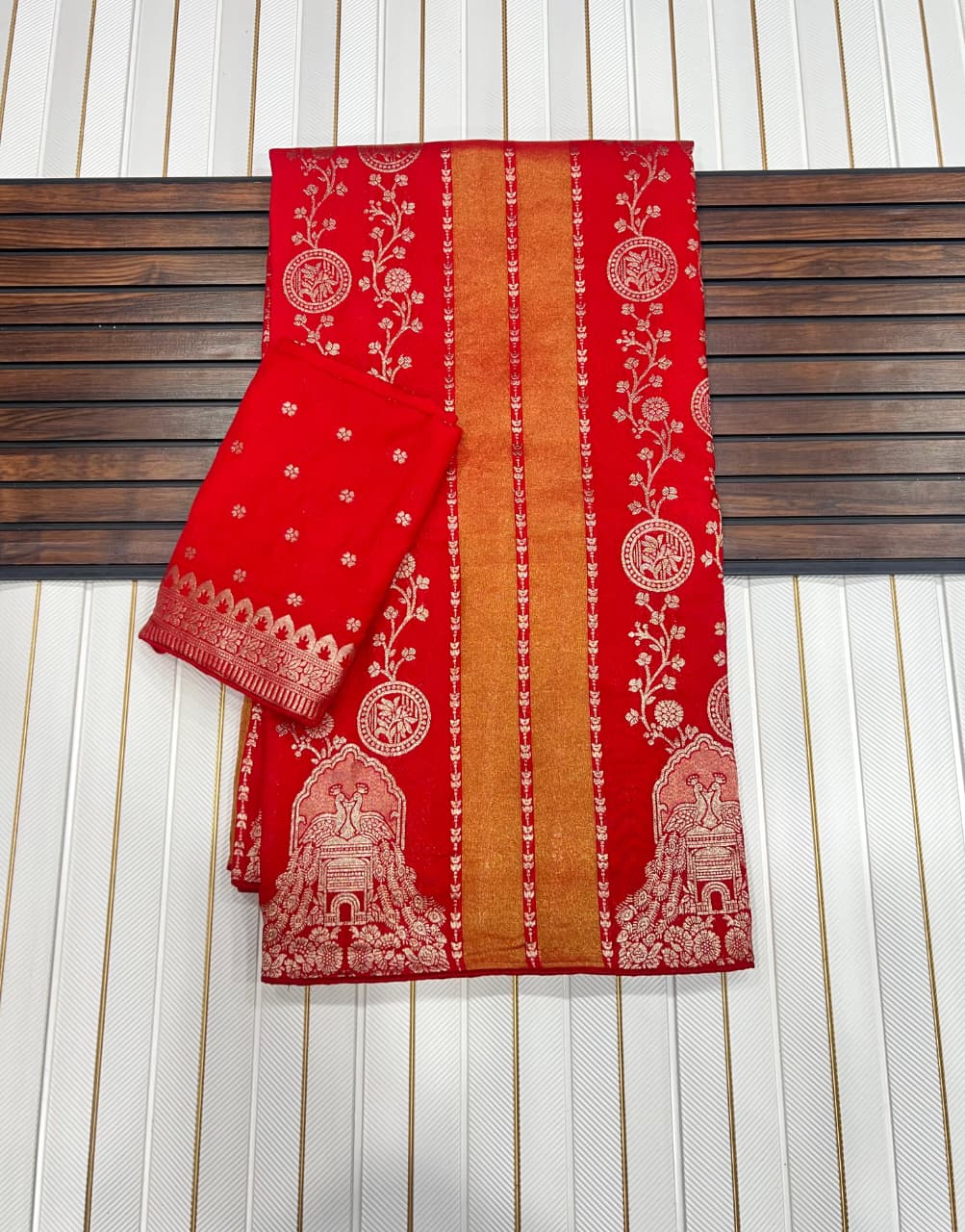 Charismatic Red Soft Banarasi Tissue Silk Saree With Sonorous Blouse Piece