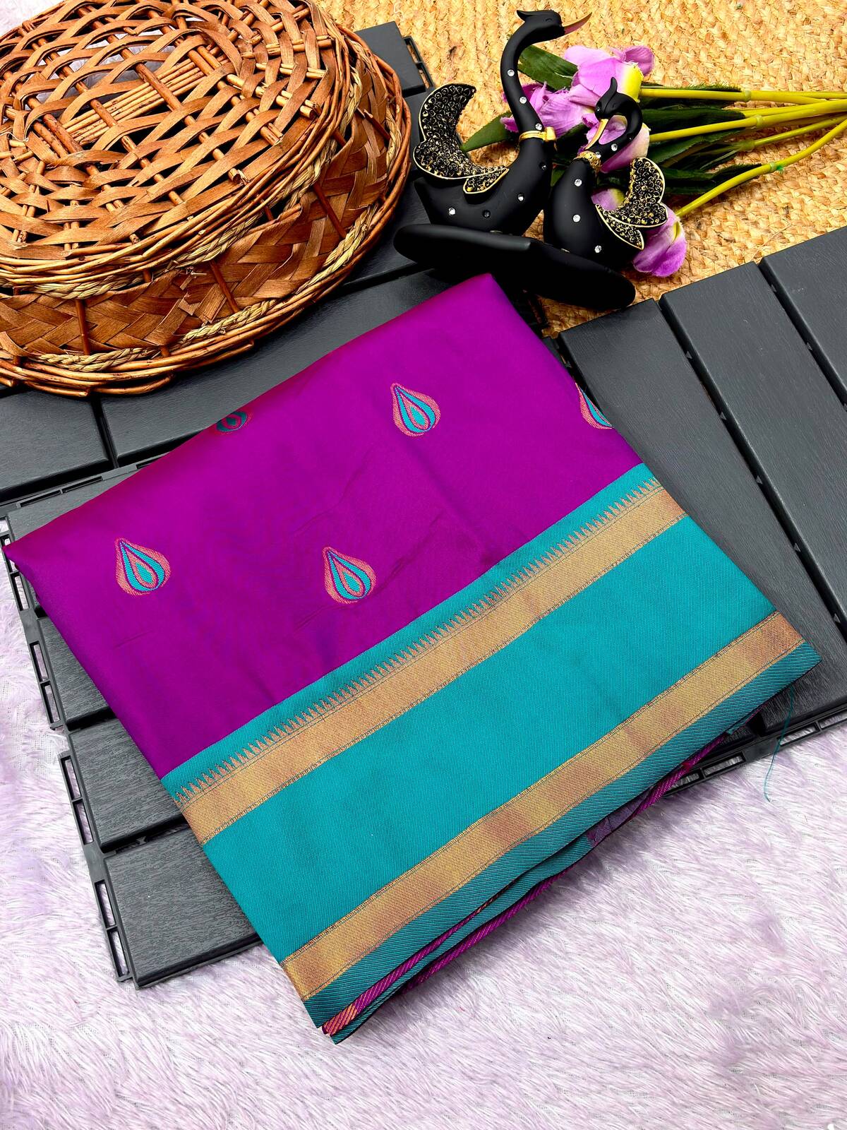 Girlish Purple Paithani Silk Saree With Adorning Blouse Piece