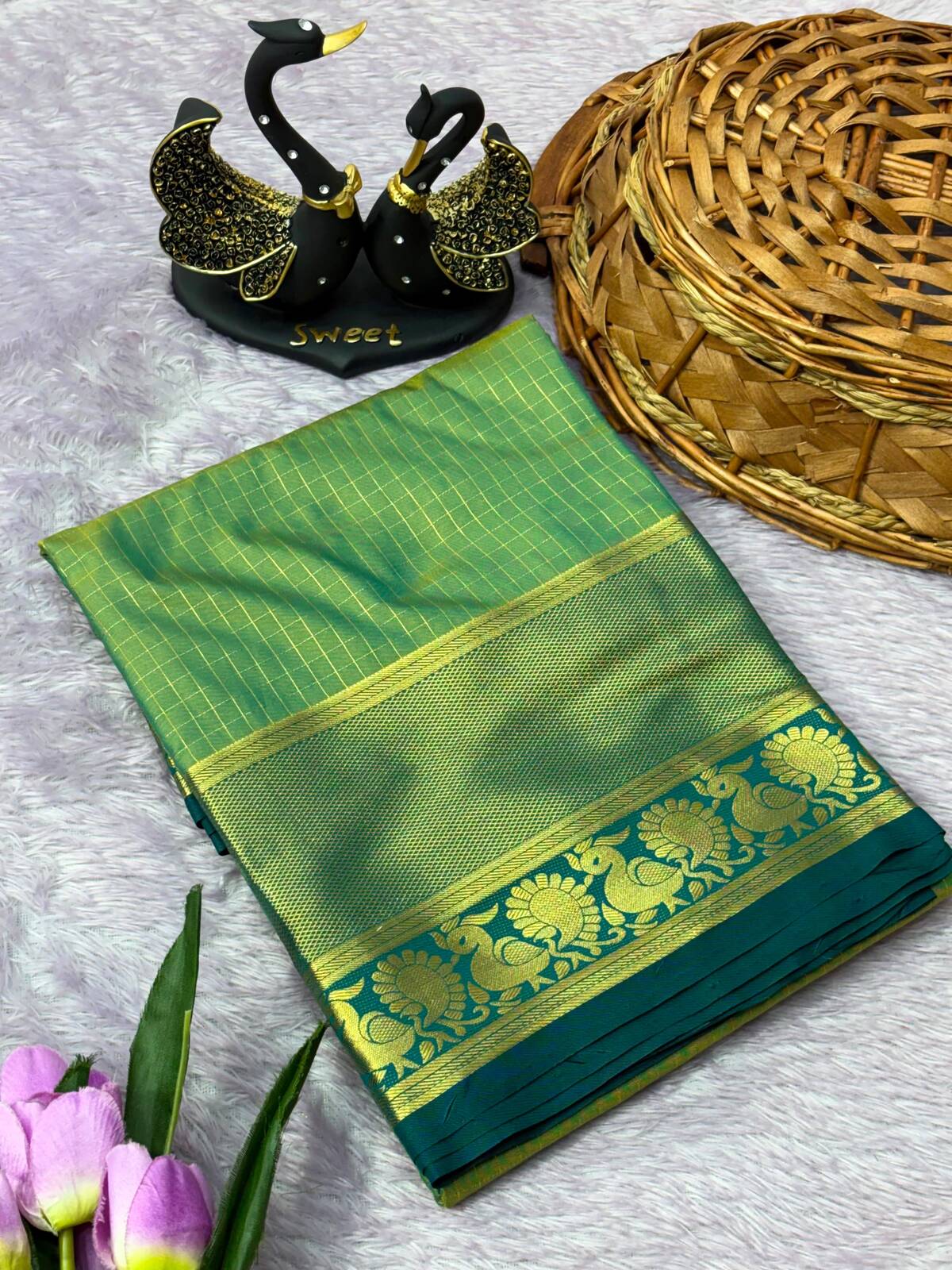 Smart Green Pure Banarasi Silk Saree With Radiant Blouse Piece