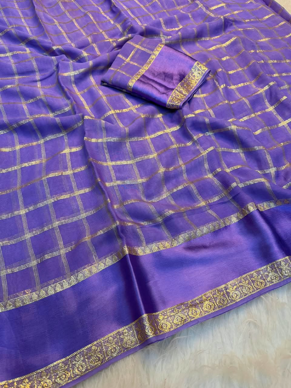 Glittering Lavender Banarasi Viscose Silk Saree With Flaunt Blouse Piece