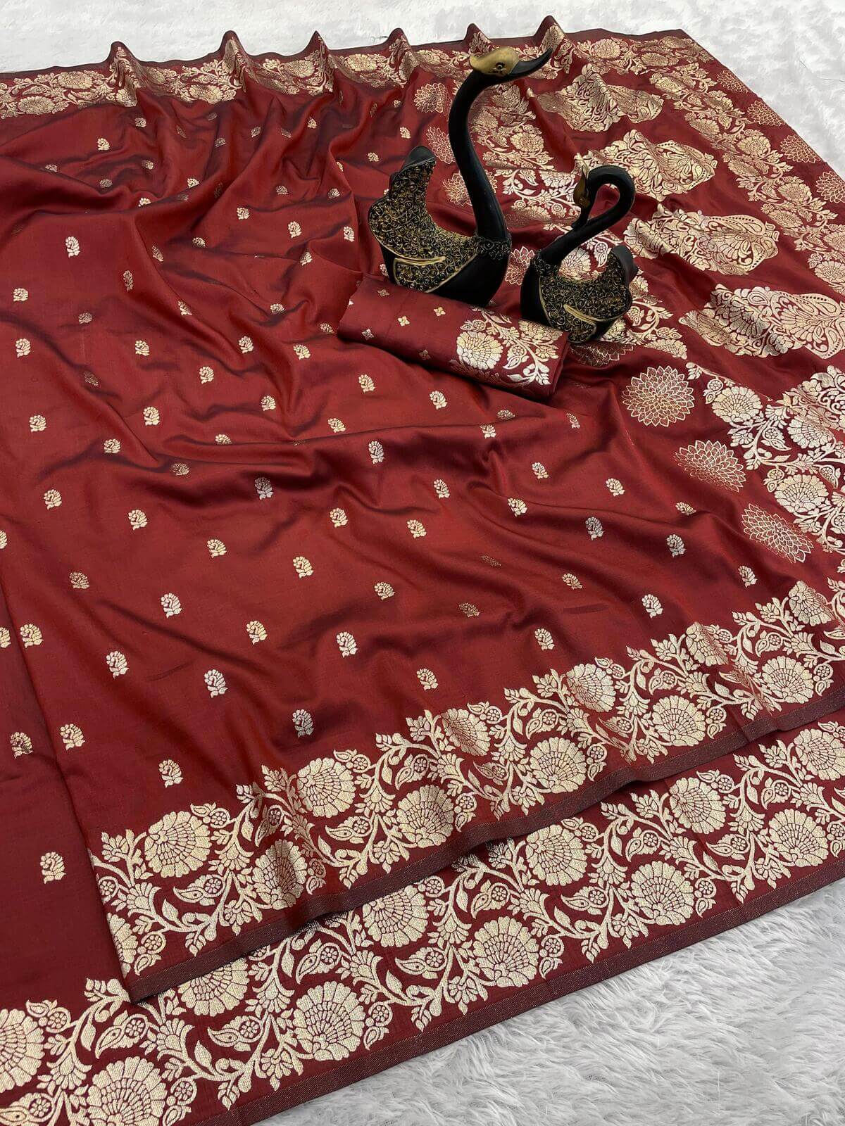 Amiable Maroon Soft Banarasi Silk Saree With Artistic Blouse Piece