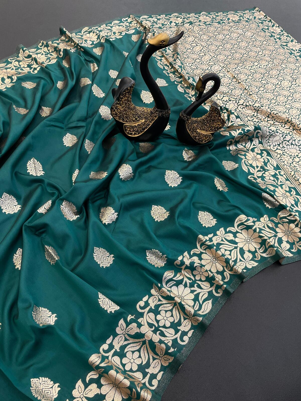 Demure Rama Soft Banarasi Silk Saree With Elegant Blouse Piece