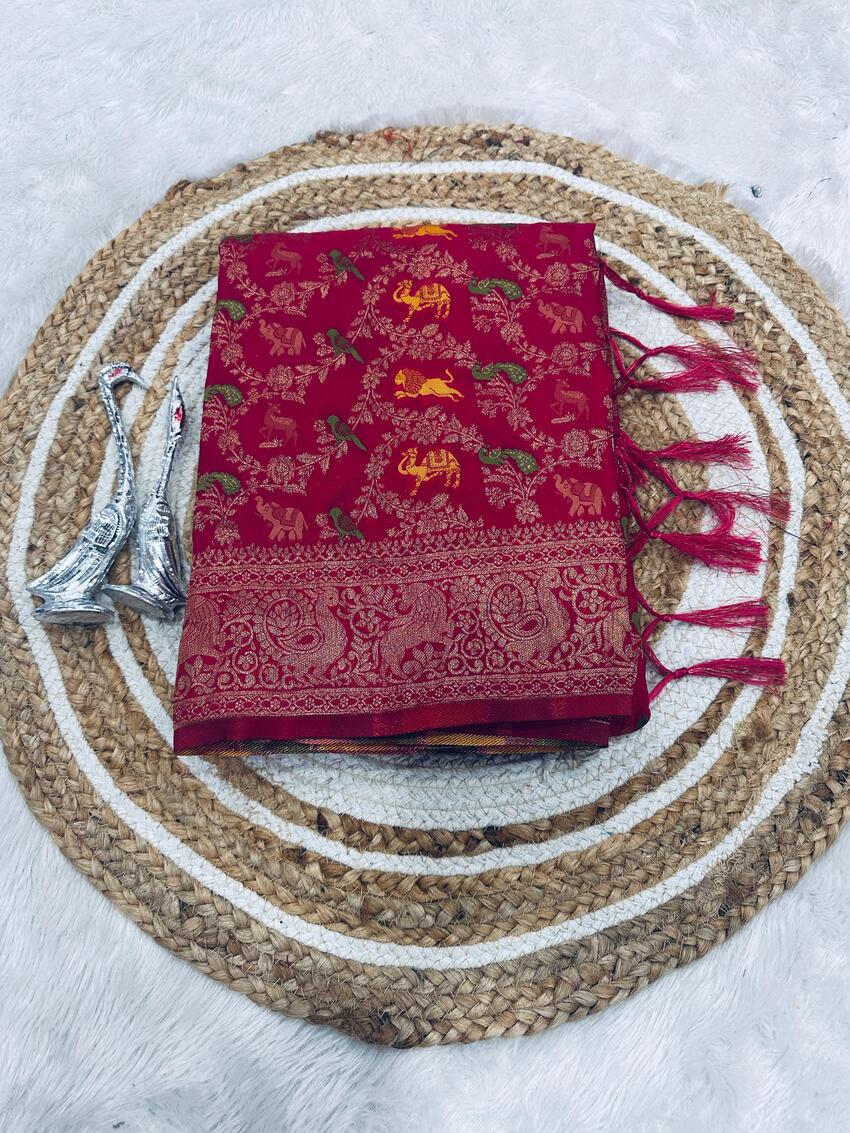 Vestigial Dark Pink Soft Banarasi Silk Saree With Enthralling Blouse Piece