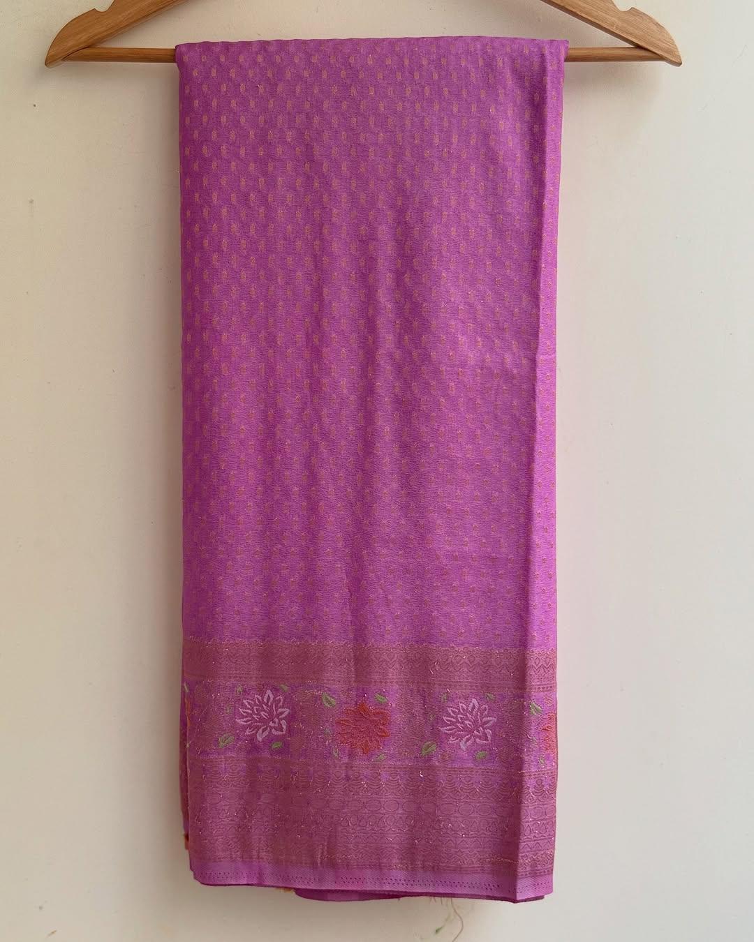 Beautiful Lavender Soft Banarasi Silk Saree With Snazzy Blouse Piece