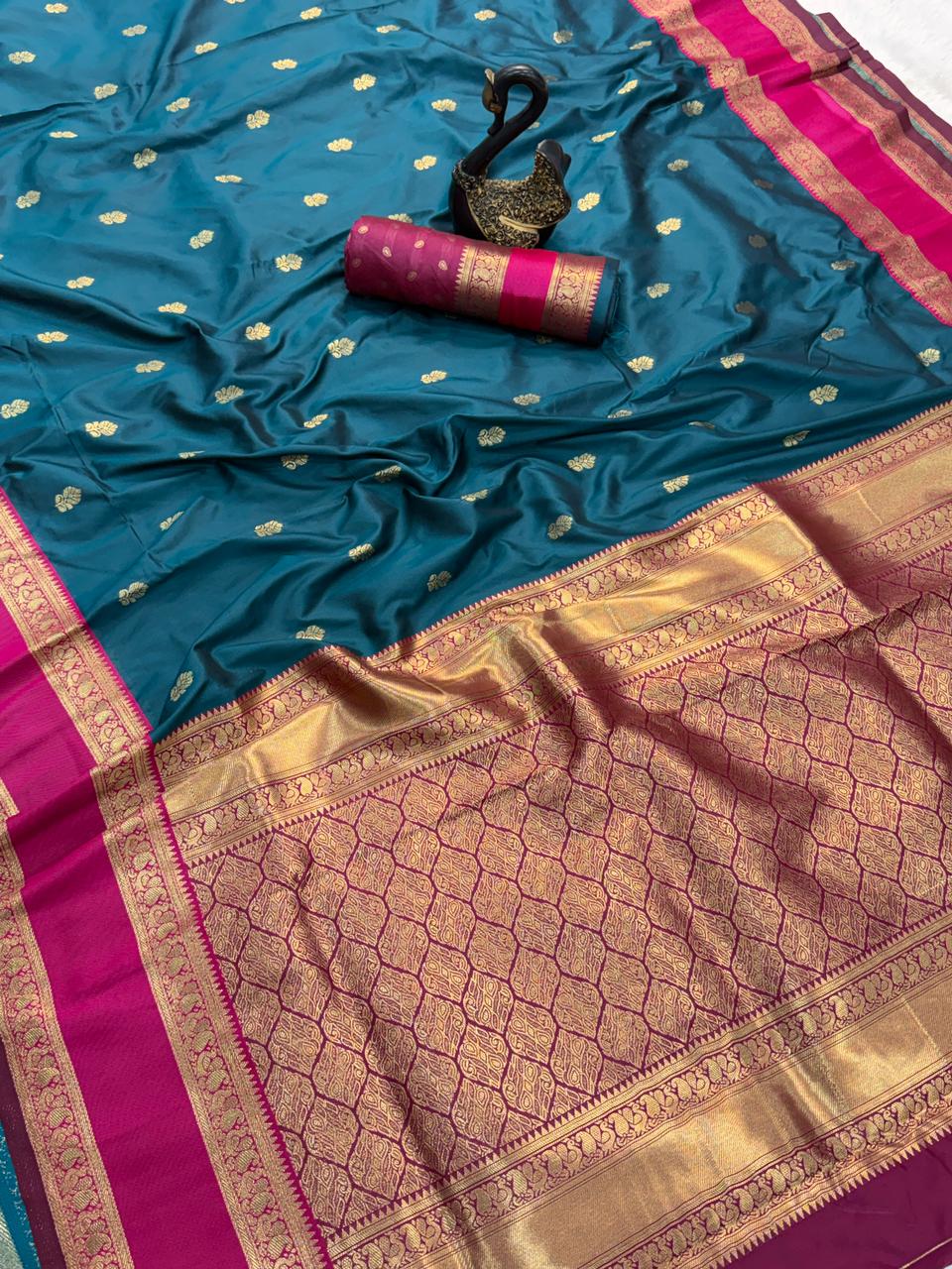 Majesty Teal Blue Soft Banarasi Kathpadar Silk Saree With Inspiring Blouse Piece