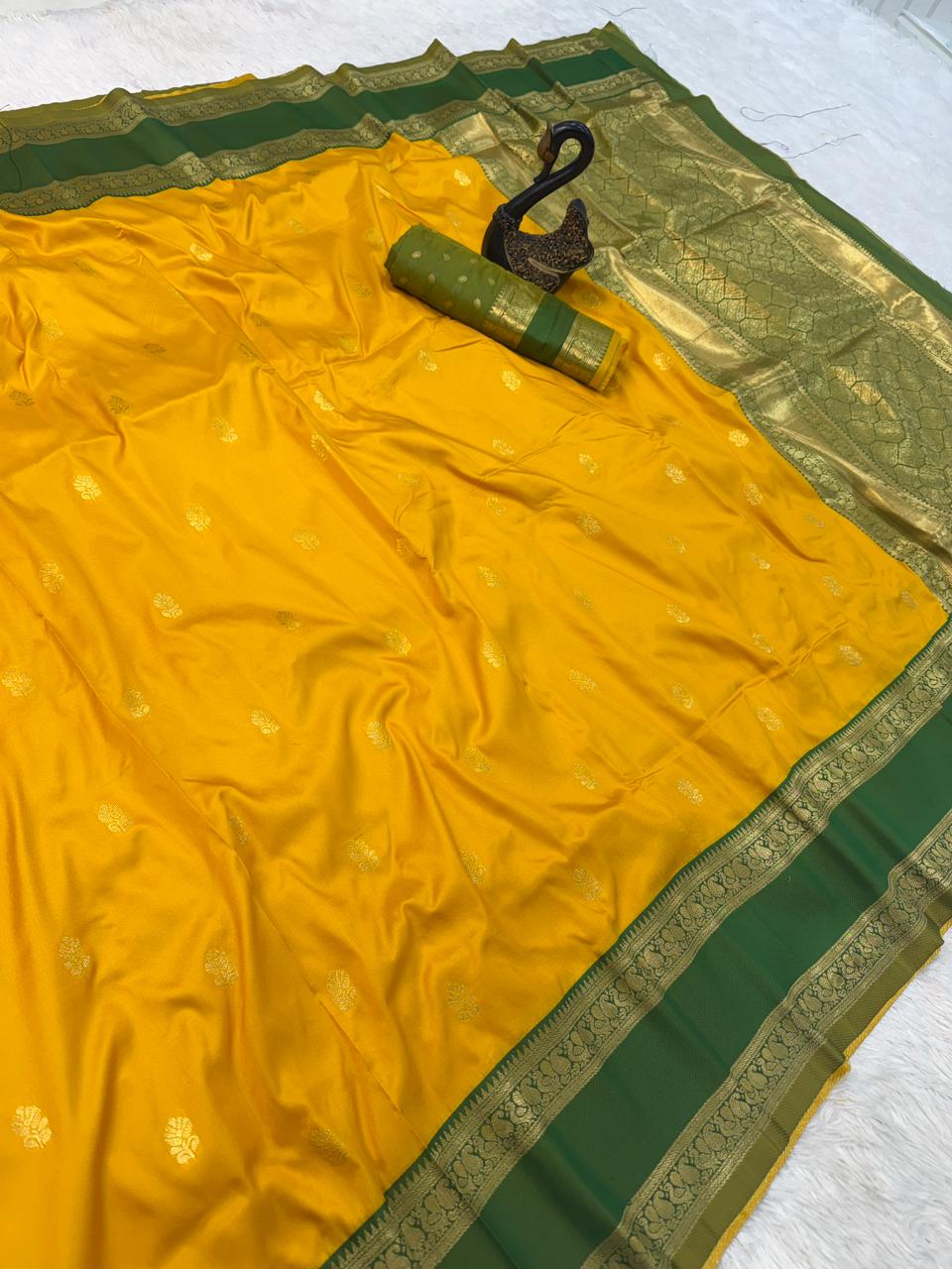 Piquant Yellow Soft Banarasi Kathpadar Silk Saree With Luxuriant Blouse Piece