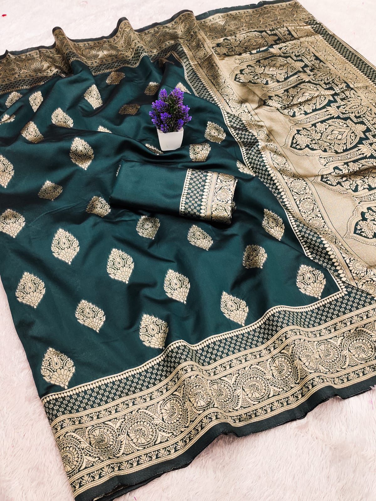 Inspiring Dark Green Soft Silk Saree With Allure Blouse Piece