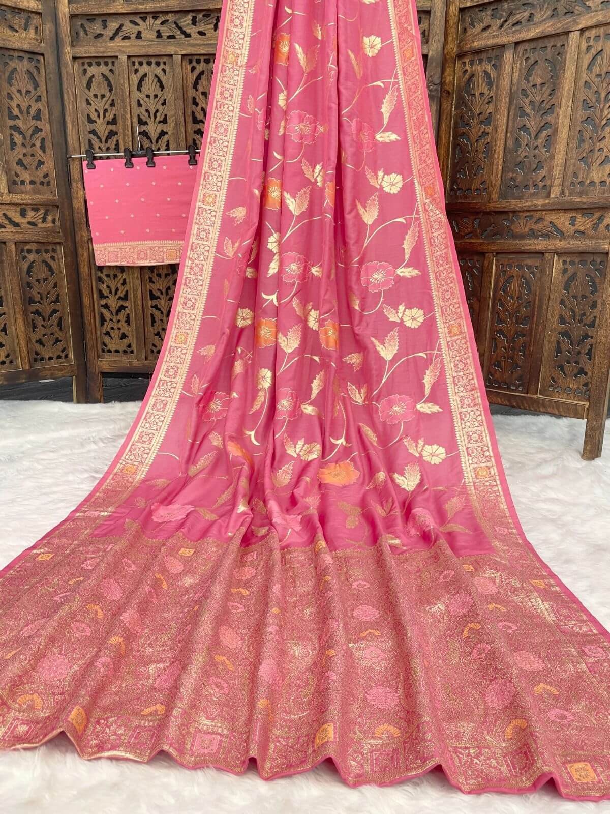 Traditional Pink Banarasi Dola Silk Saree With Scrumptious Blouse Piece