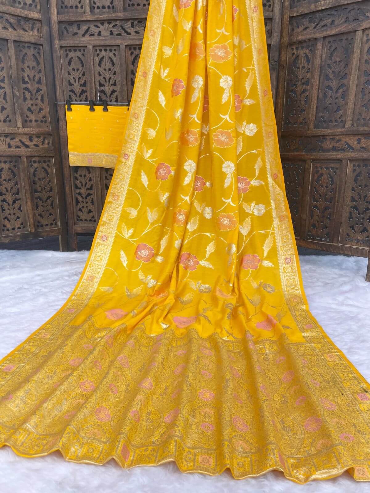 Incomparable Yellow Banarasi Dola Silk Saree With Vivacious Blouse Piece