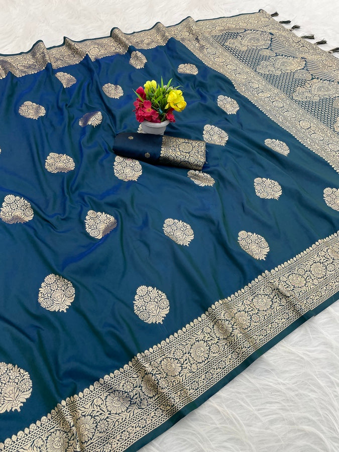 Super classy Rama Pure Zari Weaving Banarasi Silk Saree With Nemesis Blouse Piece