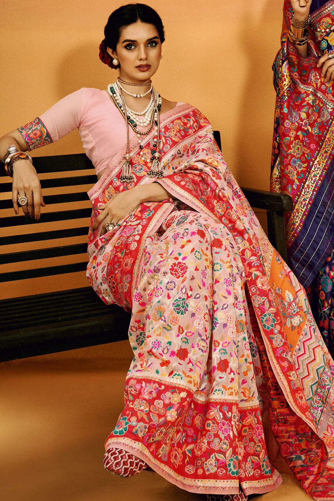 Skinny Baby Pink Pashmina Saree With Amiable Blouse Piece