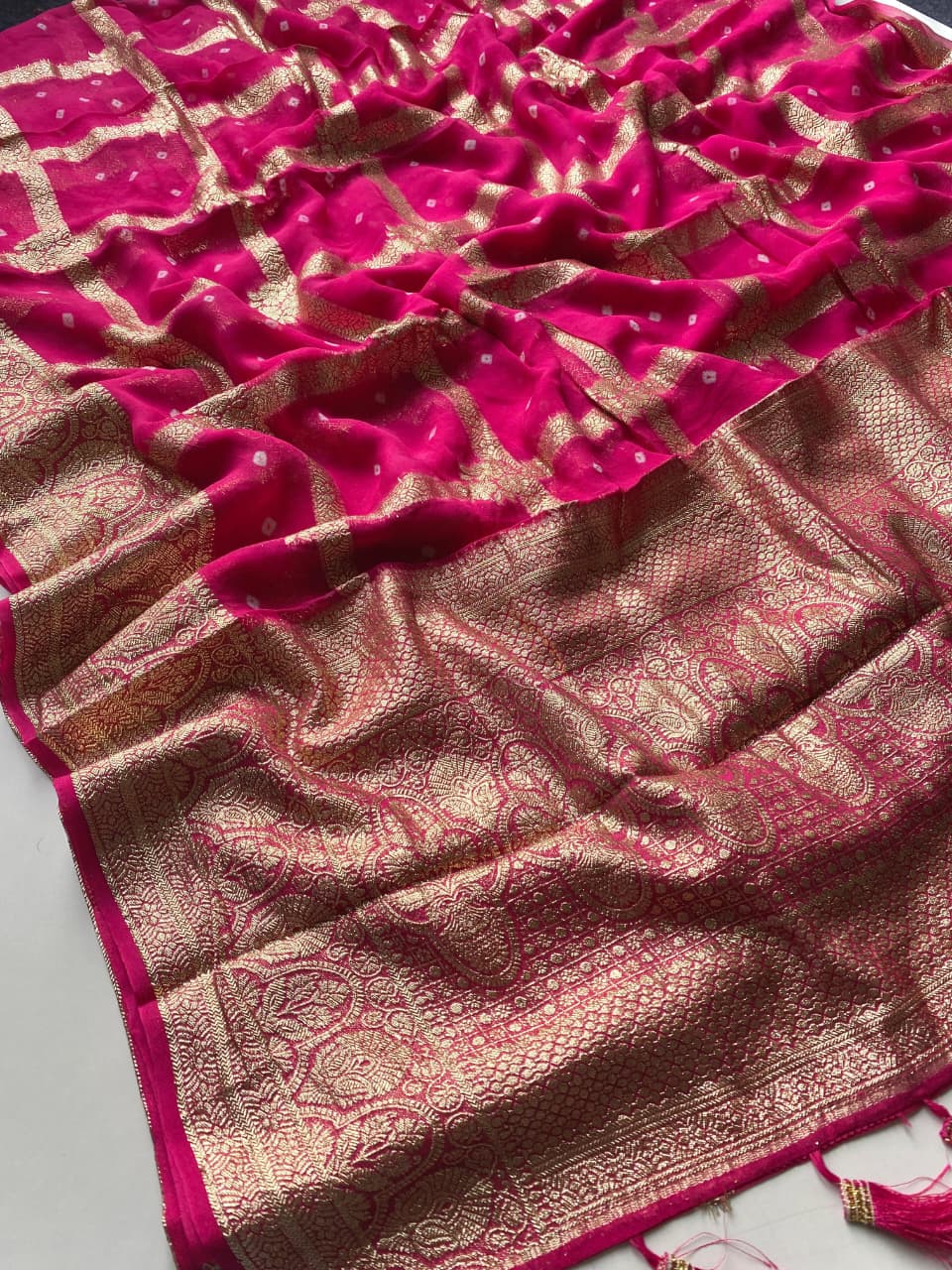 Eclat Dark Pink Banarasi Viscose Georgette Silk Saree With Designer Blouse Piece