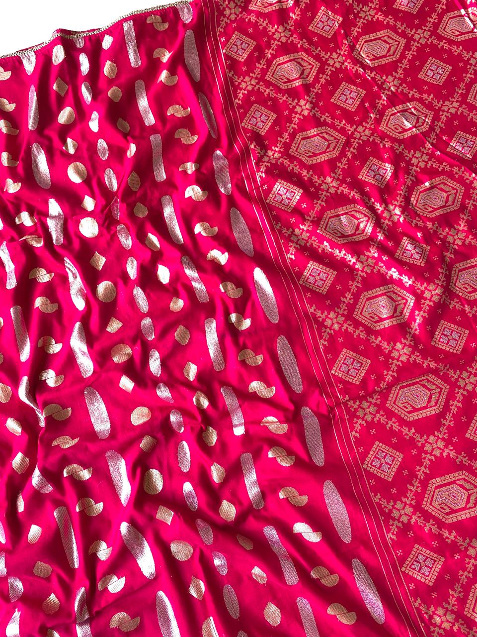 Admirable Dark Pink Banarasi Dola Silk Saree With Lagniappe Blouse Piece