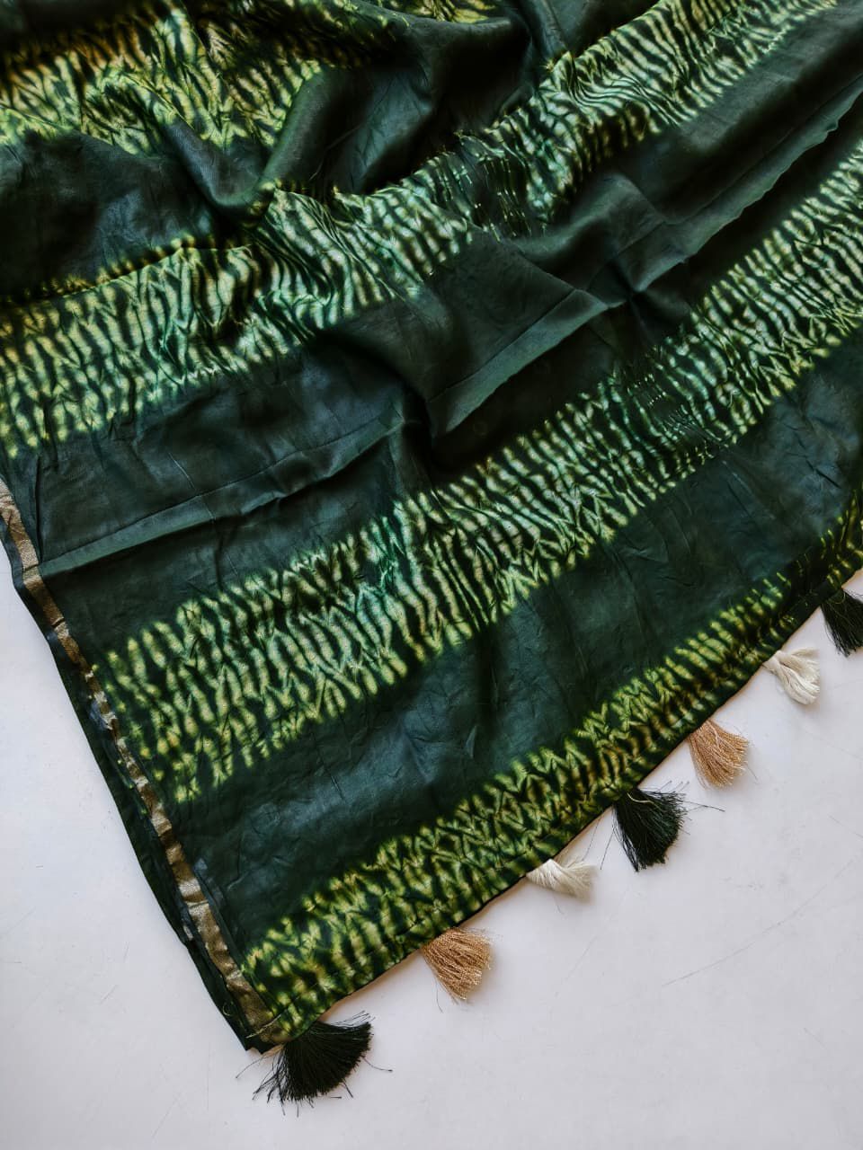 Enigmatic Dark Green Cotton Silk Bandhani Printed Saree With Jazzy Blouse Piece