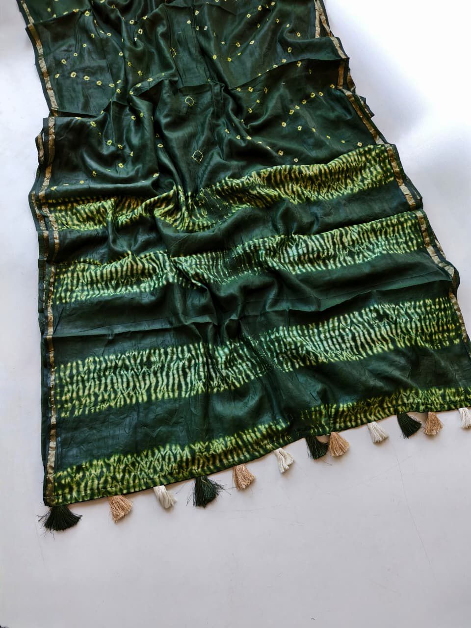 Enigmatic Dark Green Cotton Silk Bandhani Printed Saree With Jazzy Blouse Piece