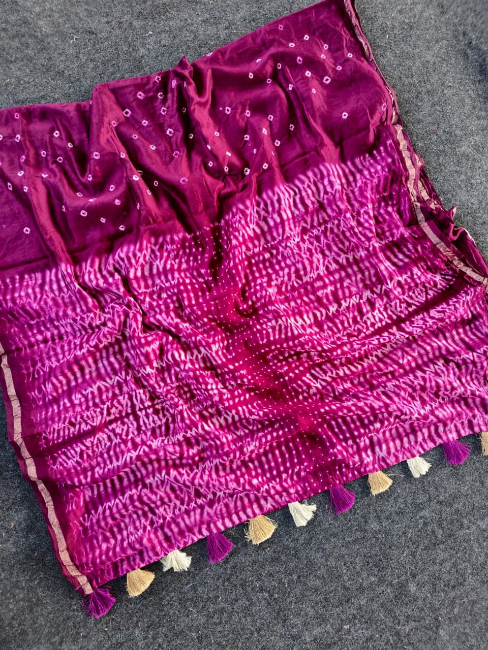 Smashing Magenta Cotton Silk Bandhani Printed Saree With Staggering Blouse Piece