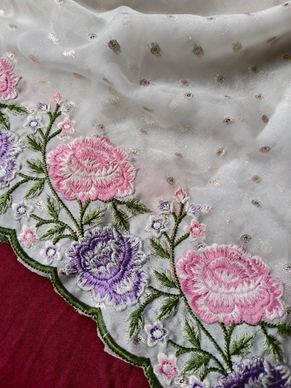 Seraglio Off White Embroidery Work Pure Chiffon Silk Saree With Enticing Blouse Piece