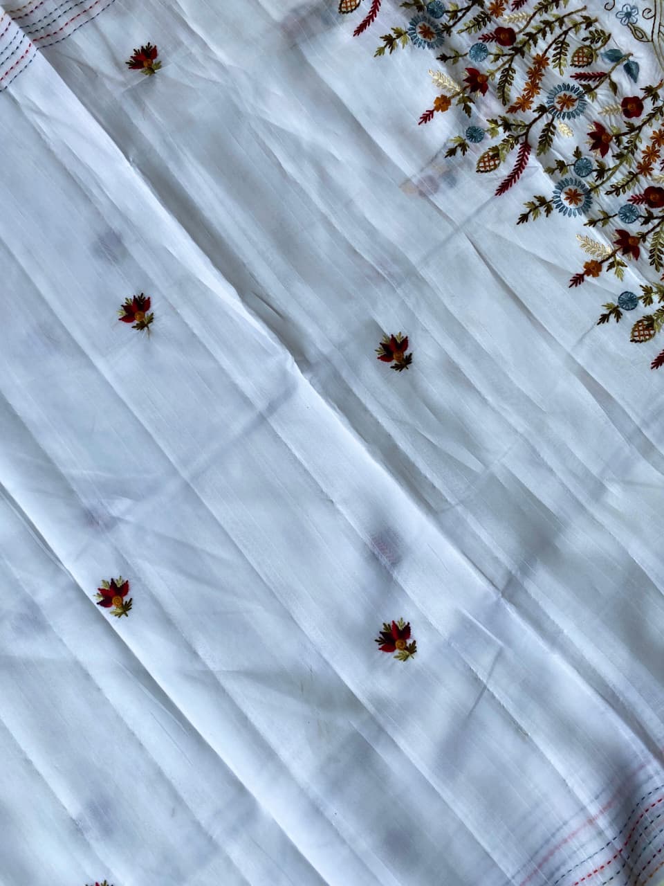 Verdant White Embroidery Work Tussar Silk Saree With Stunner Blouse Piece