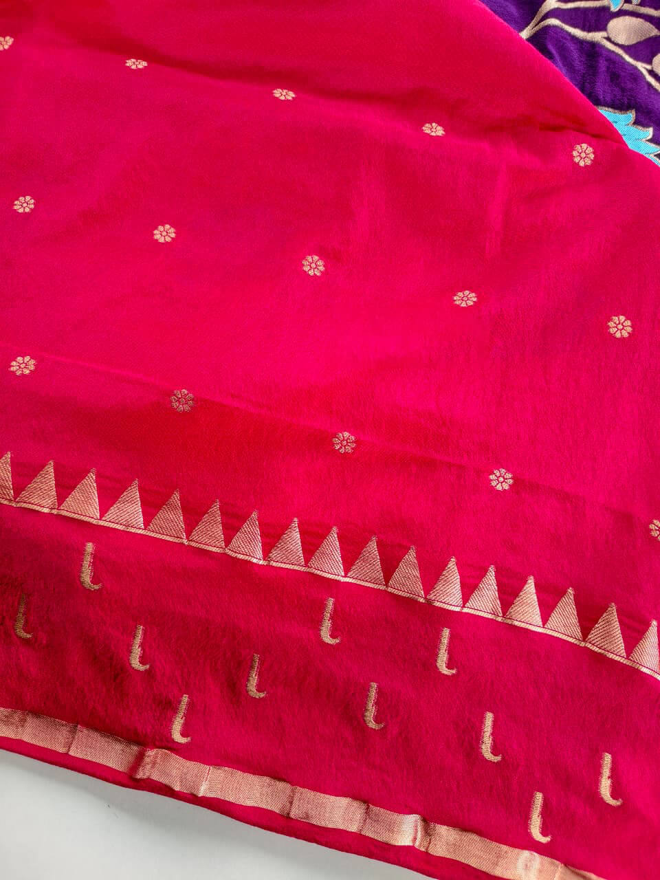 Glowing Dark Pink Pure Viscose Banarasi Silk Saree With Dissemble Blouse Piece