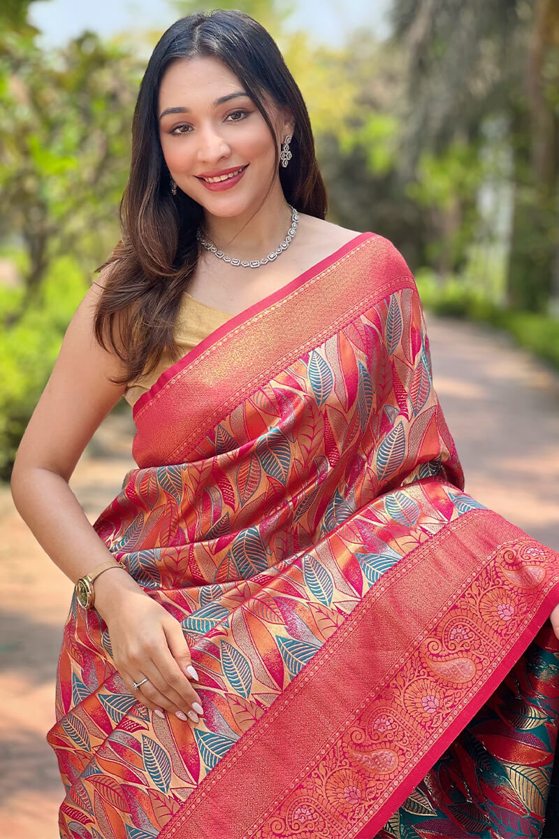Flaunt Dark Pink Kanjivaram Silk Saree With Sizzling Blouse Piece