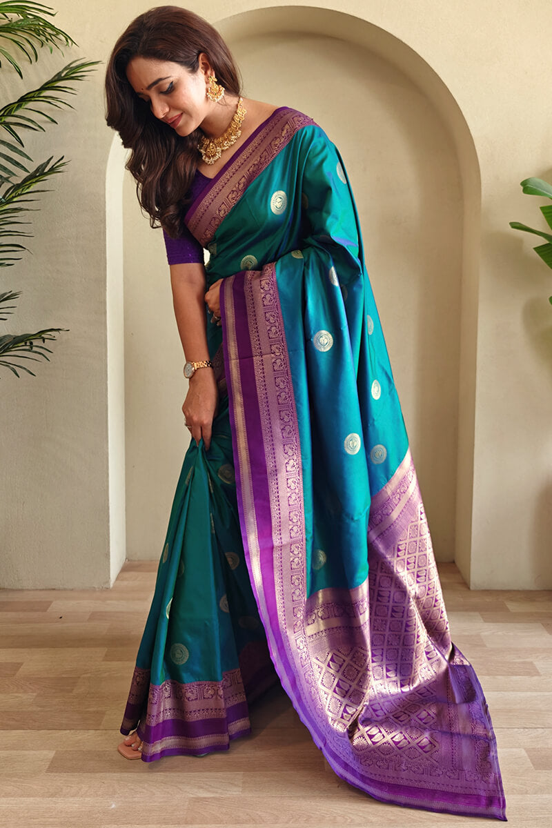 Flamboyant Rama Soft Banarasi Silk Saree With Tremendous Blouse Piece