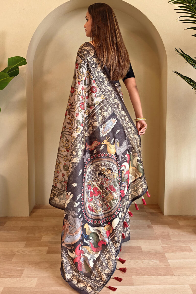 Scrumptious Off White Kalamkari Printed Saree With Scintillating Blouse Piece