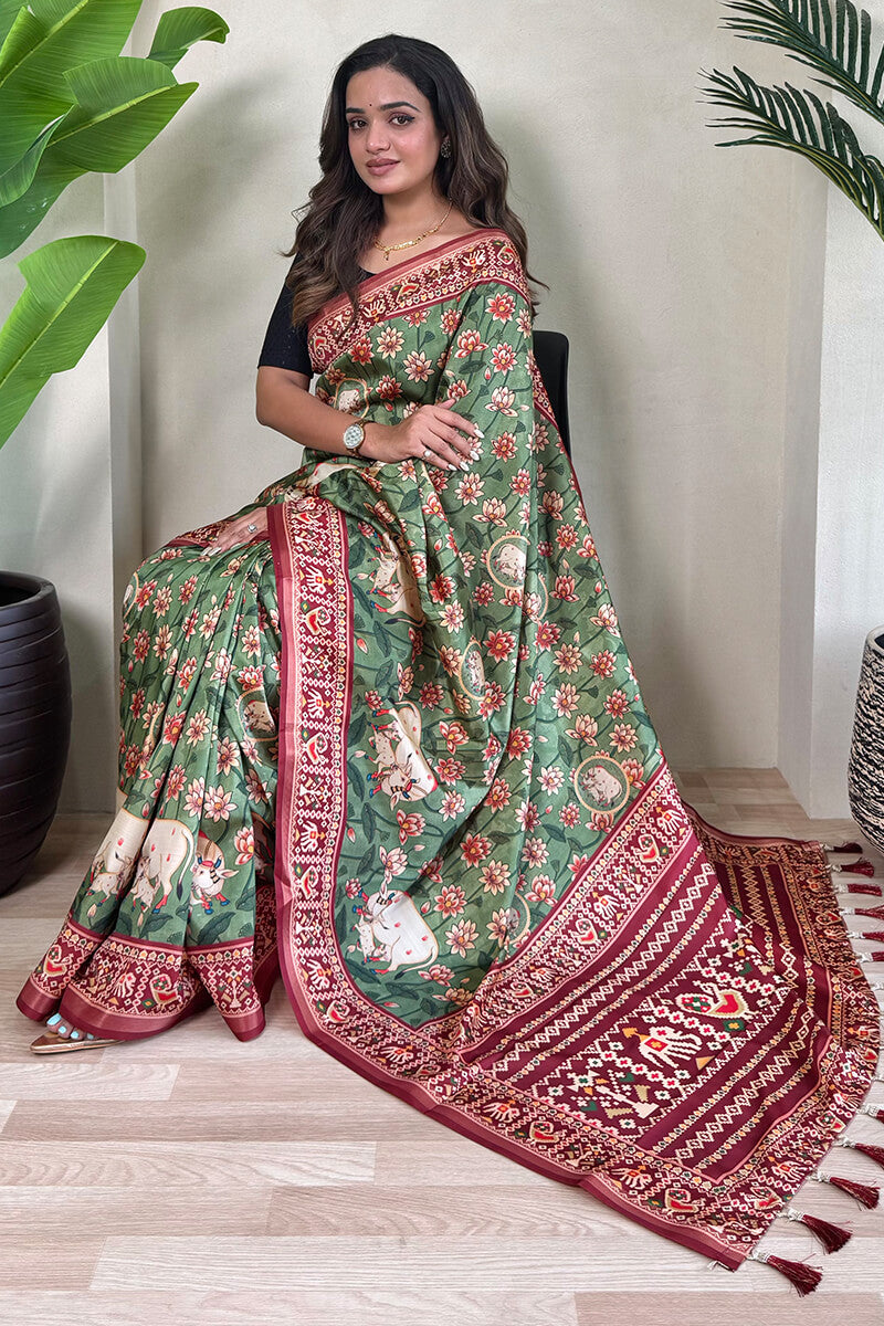 Fantabulous Green Kalamkari Printed Viscose Dola Silk Saree With SnappyBlouse Piece