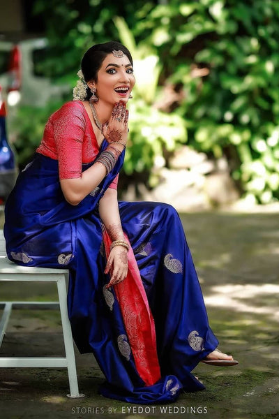 Amiable Blue Soft Silk Saree With Lissome Blouse Piece