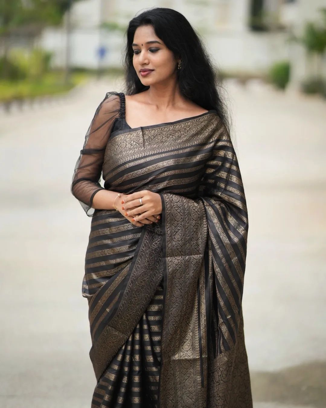 Delectable Black Soft Silk Saree With Luxuriant Blouse Piece