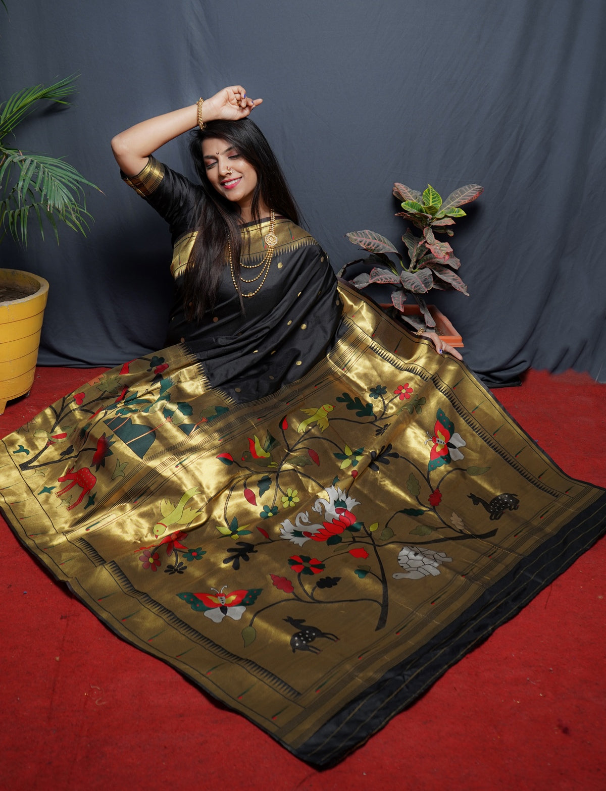 Staggering Black Paithani Silk Saree With Classy Blouse Piece