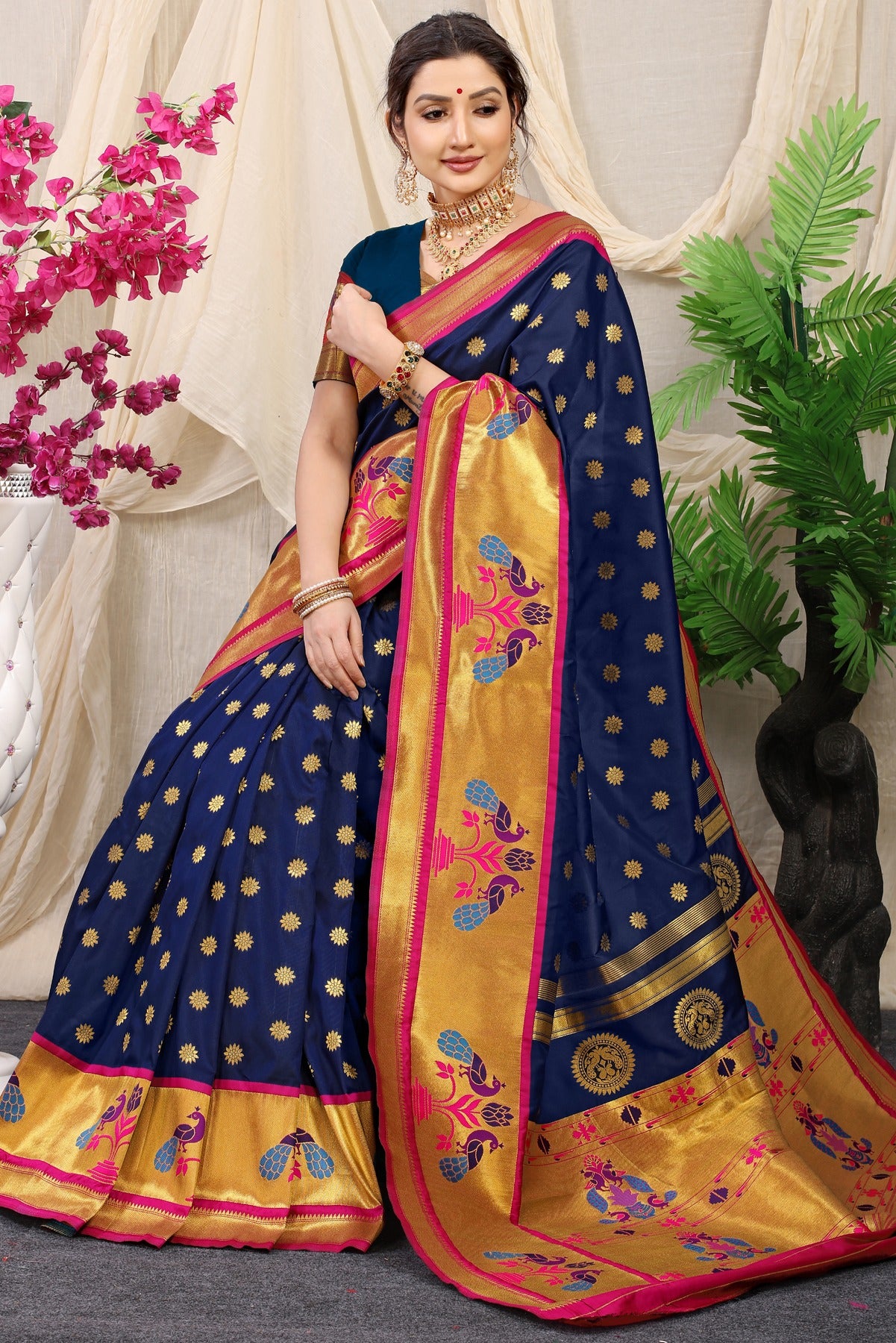 Groovy Blue Paithani Silk Saree With Splendorous Blouse Piece