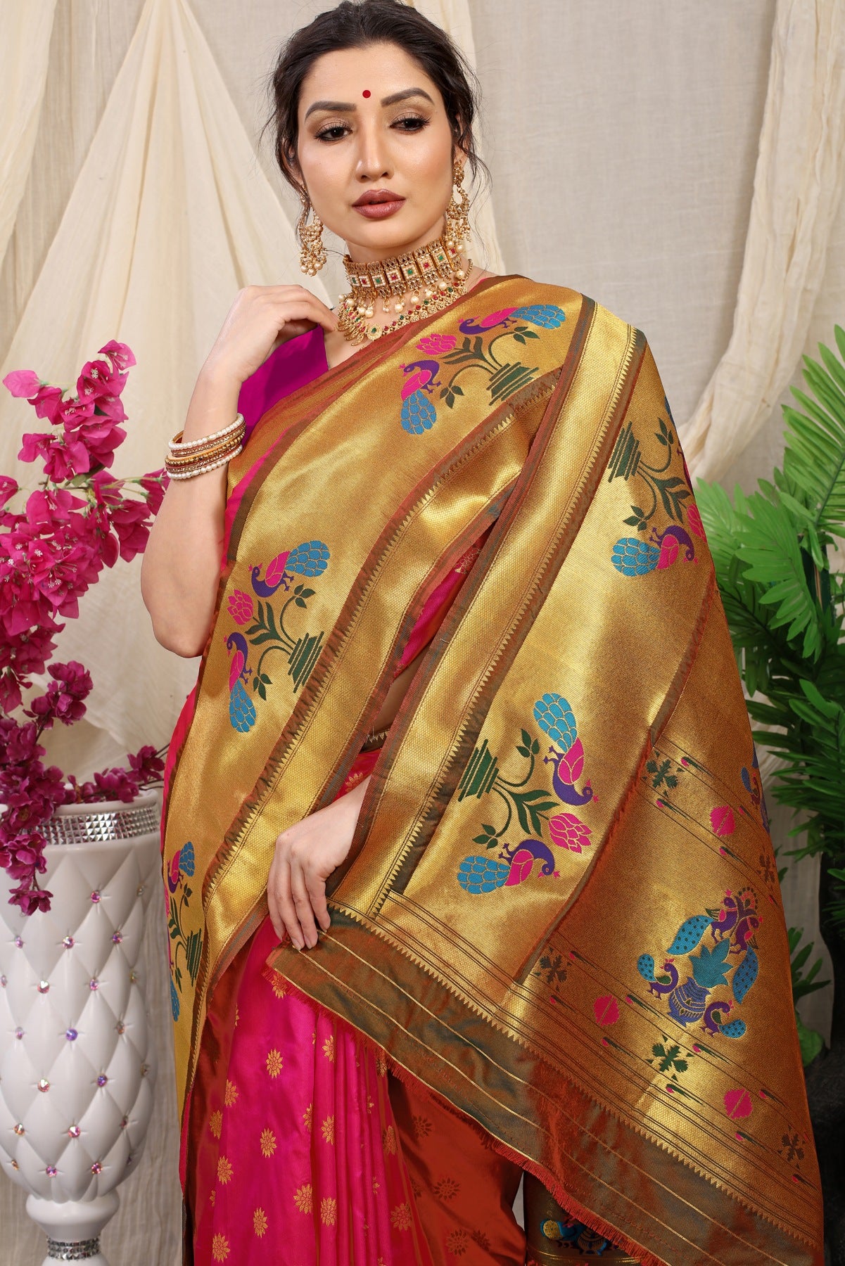 Hypnotic Pink Paithani Silk Saree With Splendorous Blouse Piece
