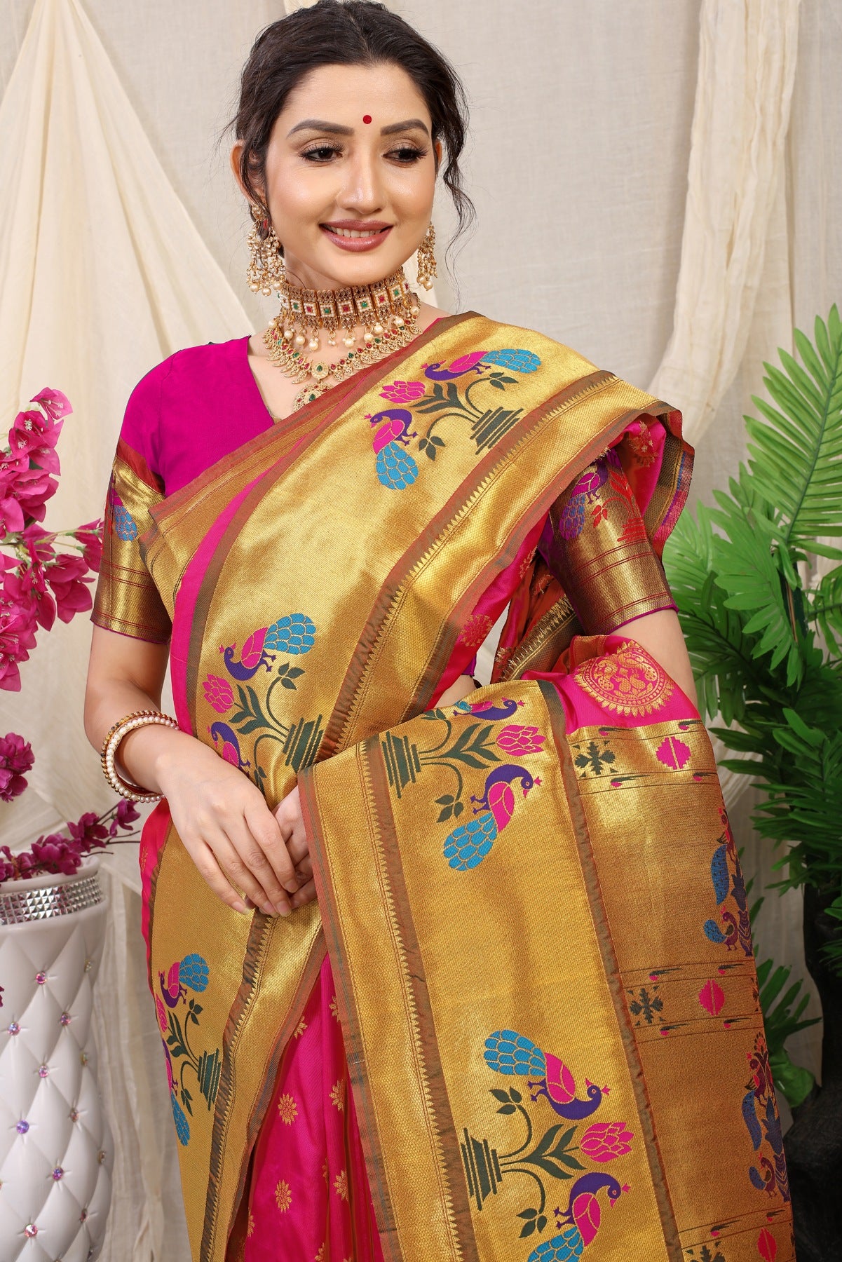 Hypnotic Pink Paithani Silk Saree With Splendorous Blouse Piece
