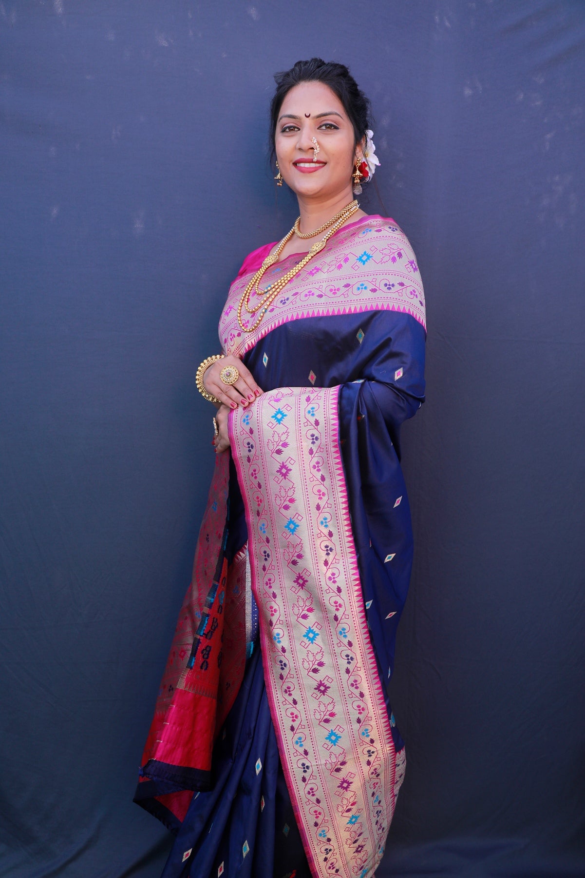 Eye-catching Navy Blue Paithani Silk Saree With Classy Blouse Piece