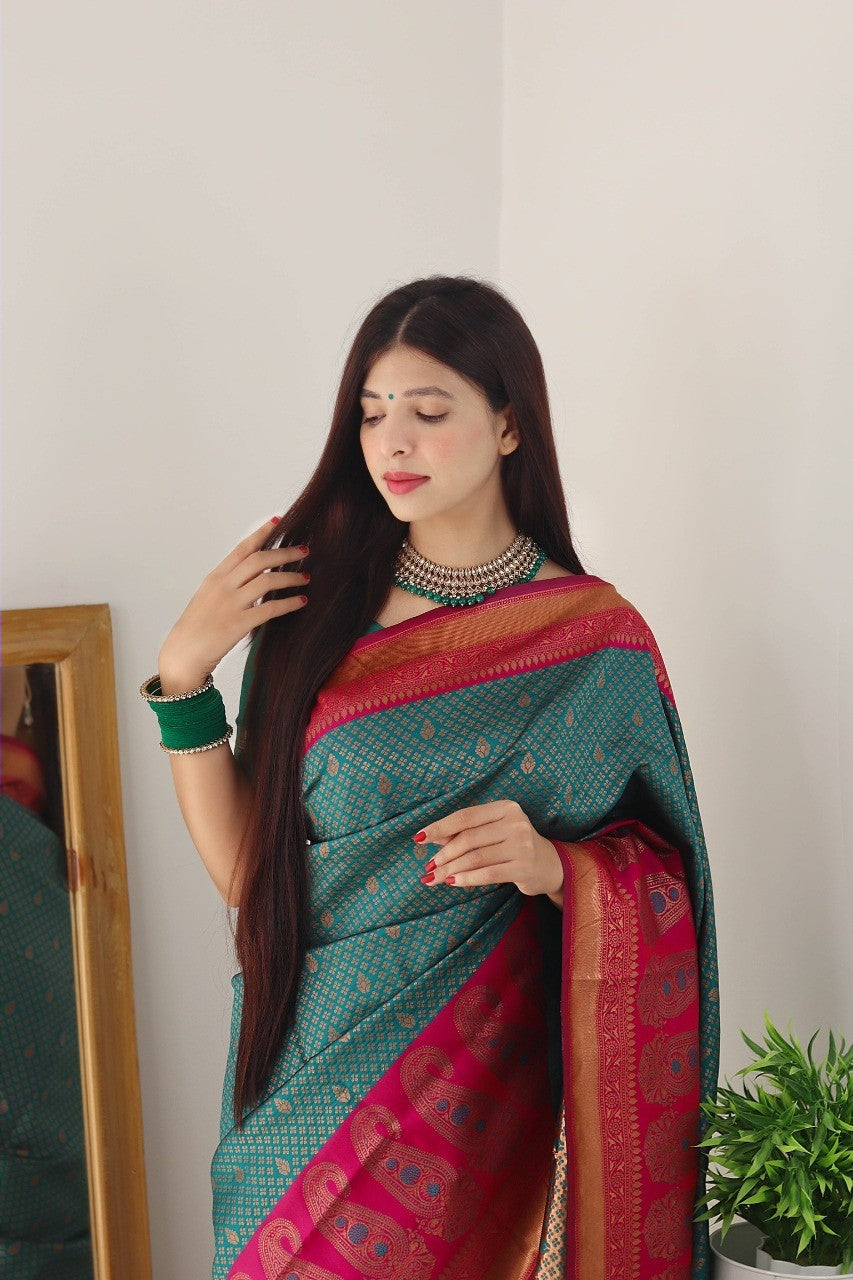 Incomparable Rama Soft Silk Saree With Luxuriant Blouse Piece