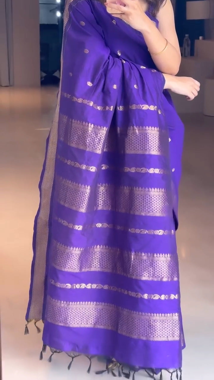 Divine Purple Soft Silk Saree With Propinquity Blouse Piece