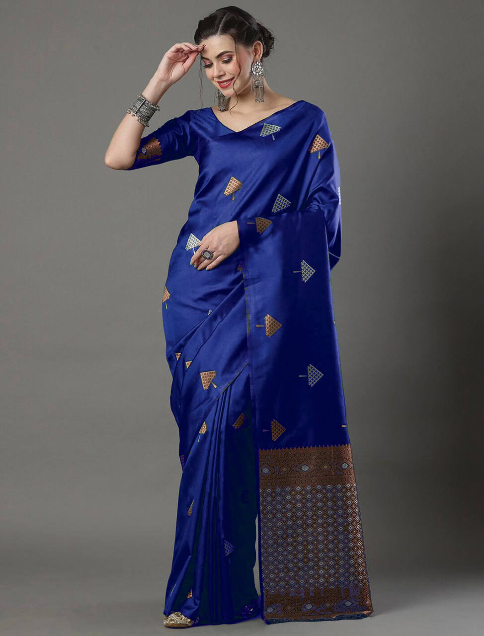 Blooming Blue Soft Silk Saree With Flamboyant Blouse Piece