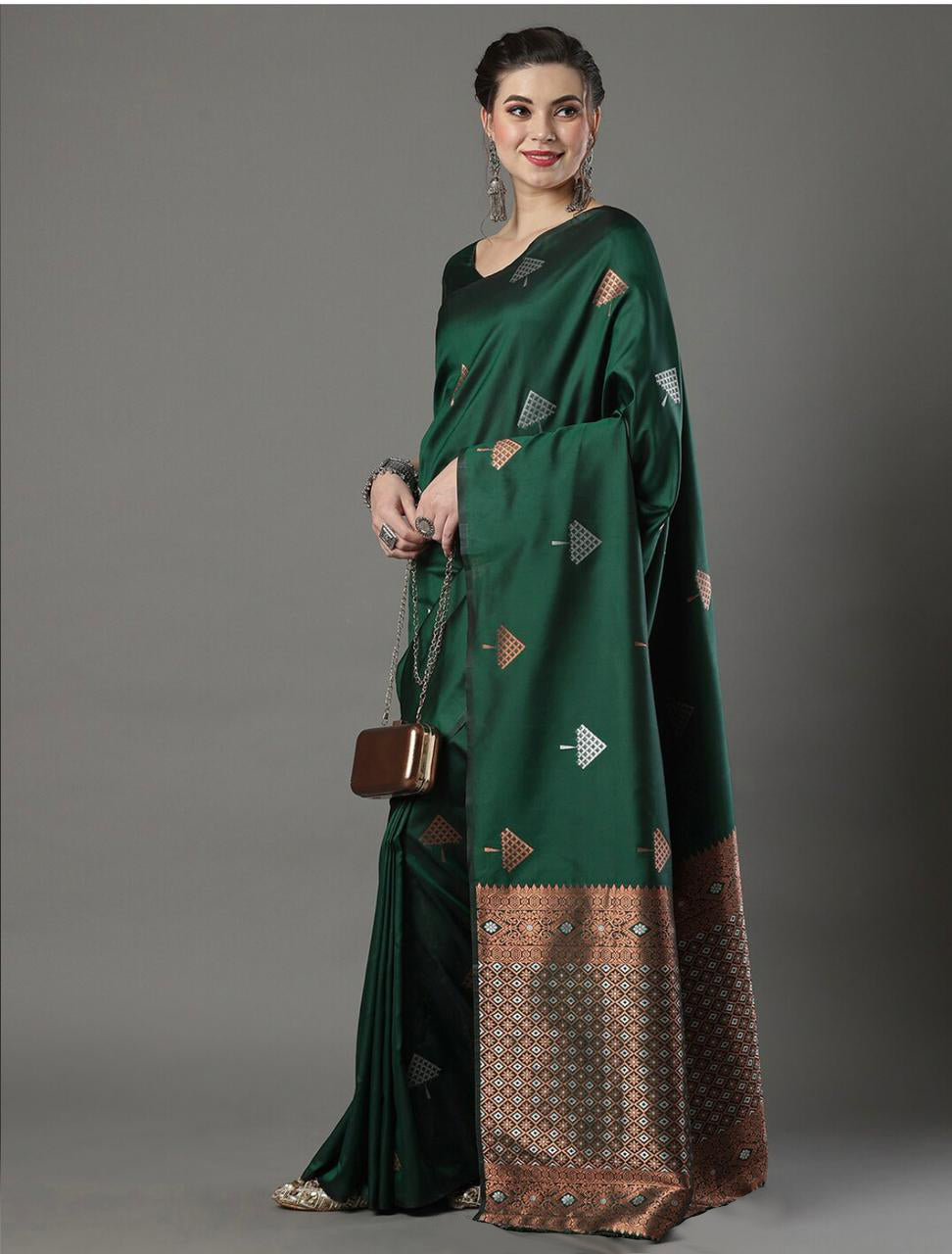 Ethnic Green Soft Silk Saree With Preferable Blouse Piece