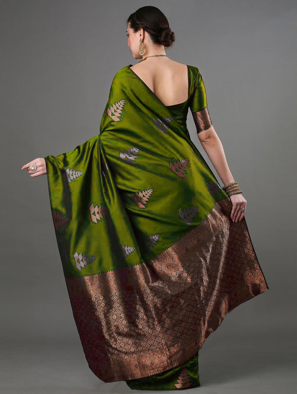 Glittering Mahndi Soft Silk Saree With Splendorous Blouse Piece