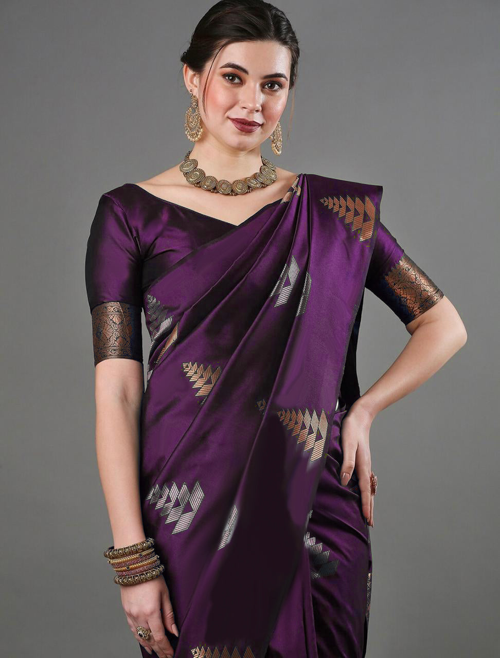 Incomparable Purple Soft Silk Saree With Enchanting Blouse Piece